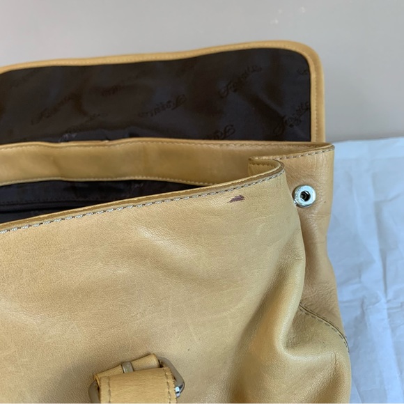 Vintage Fossil Leather Shoulder Bag | Tan with Silvertone Hardware - Picture 12 of 16